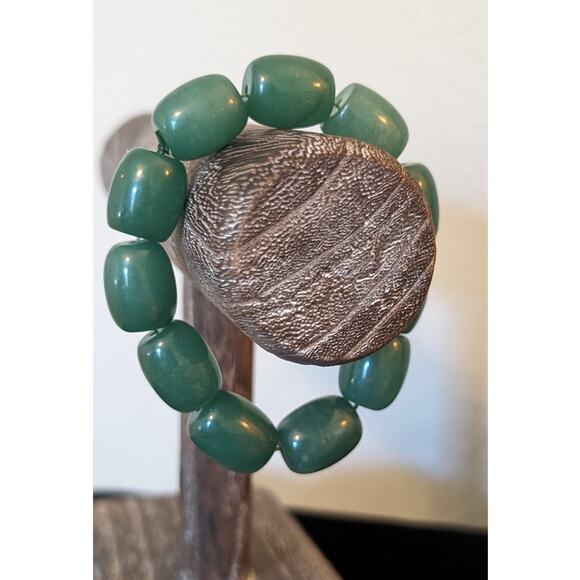 Icy Cold Green Stone Bead Stretch Bracelet - Picture 1 of 10
